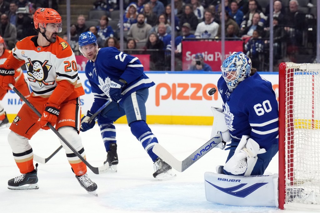 Ducks can’t finish Maple Leafs in game marred by Auston Matthews’ injury – Orange County Register
