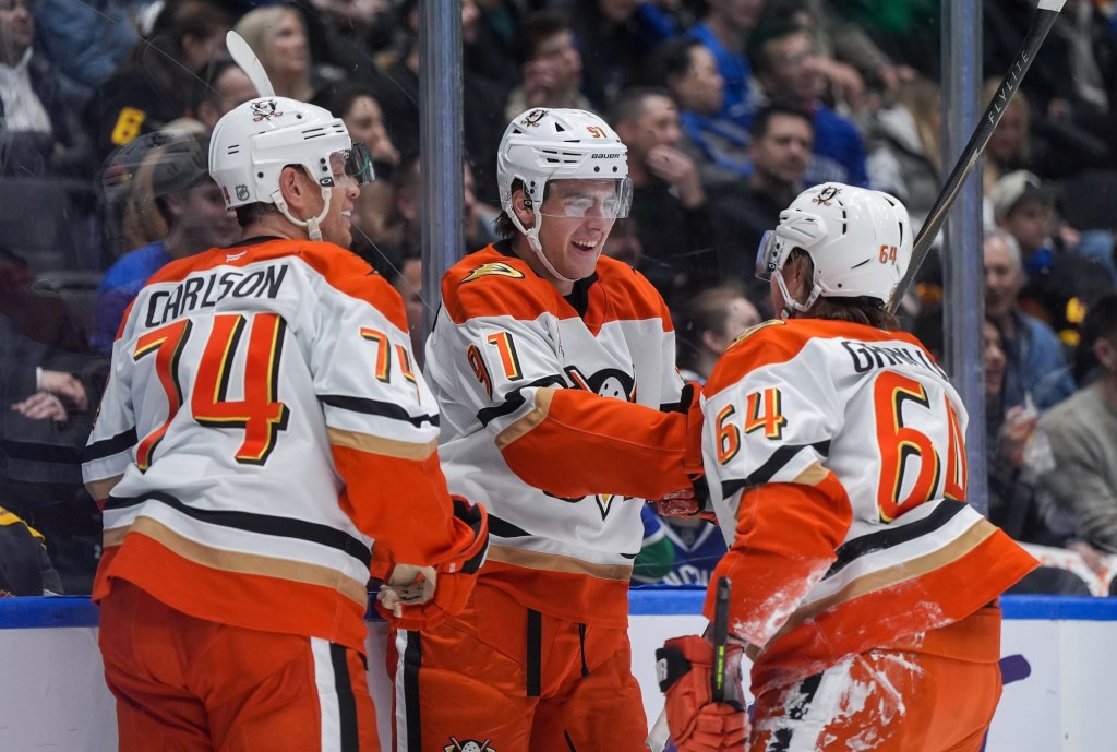 McTavish ends drought as Ducks edge Canucks, extend Pacific Division lead – Orange County Register
