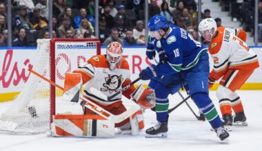 Canucks rally twice but fall short vs. Ducks