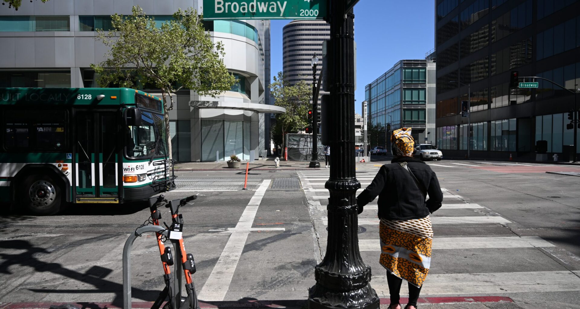 Oakland rolls out new safety measures along Telegraph Ave, Broadway on weekend nights