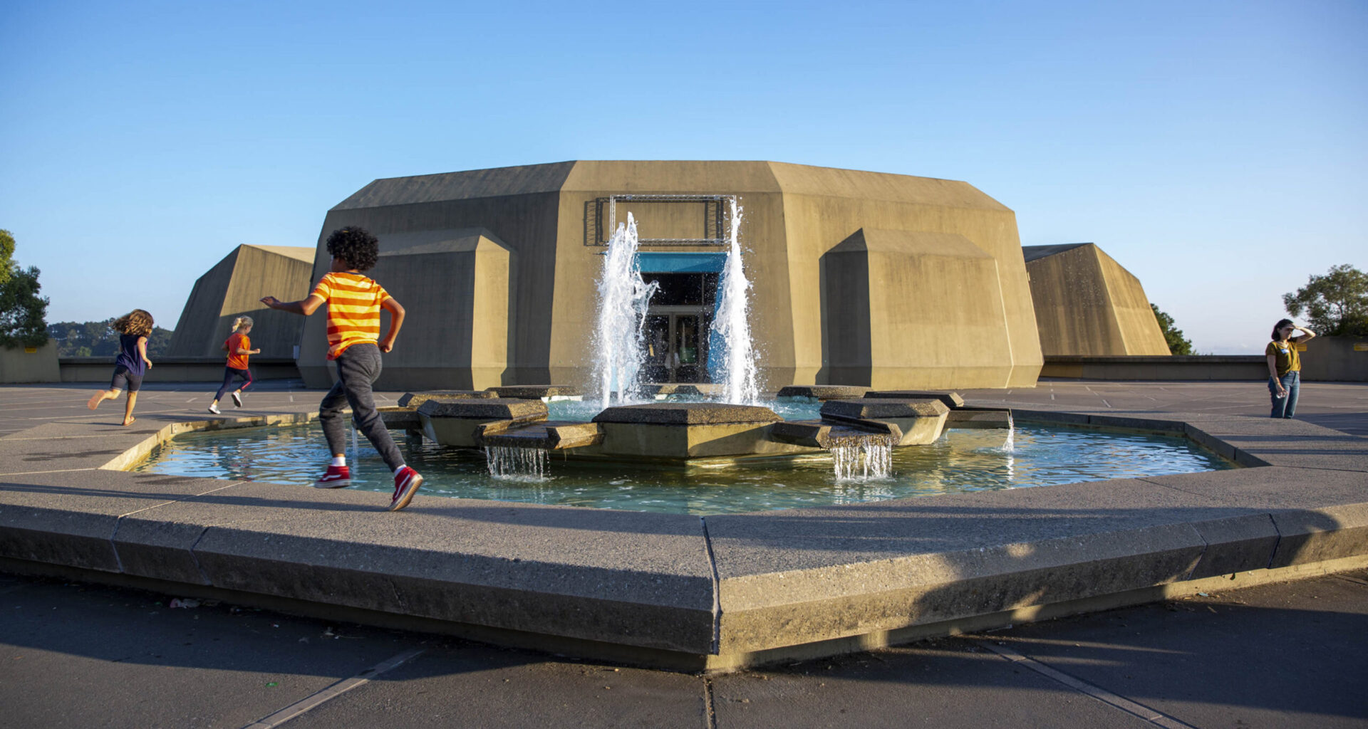 UC Berkeley’s Lawrence Hall of Science to host Earth Day celebration, month of events