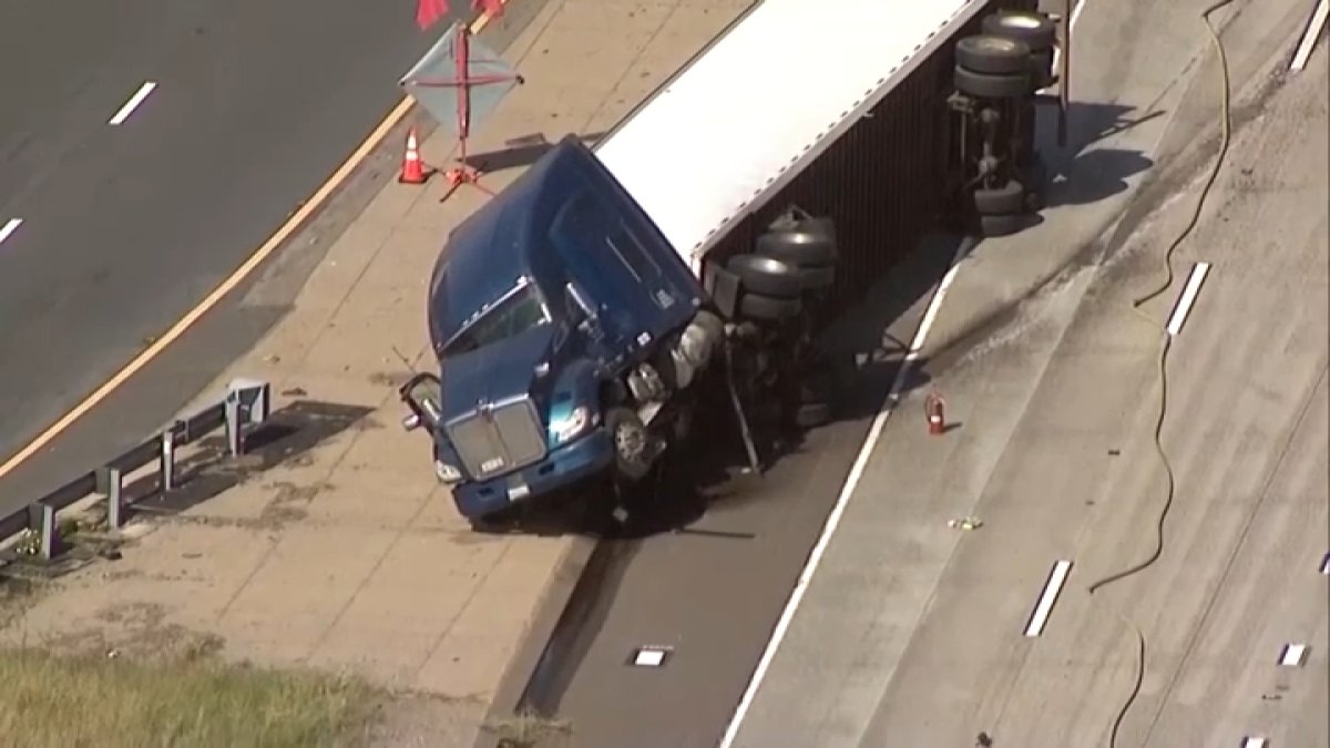 Overturned big rig stalls traffic on I-15 south near Friars Road in San Diego – NBC 7 San Diego