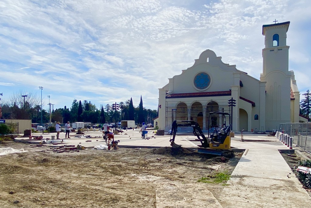 Final touches to Holy Rosary Church – Daily Democrat