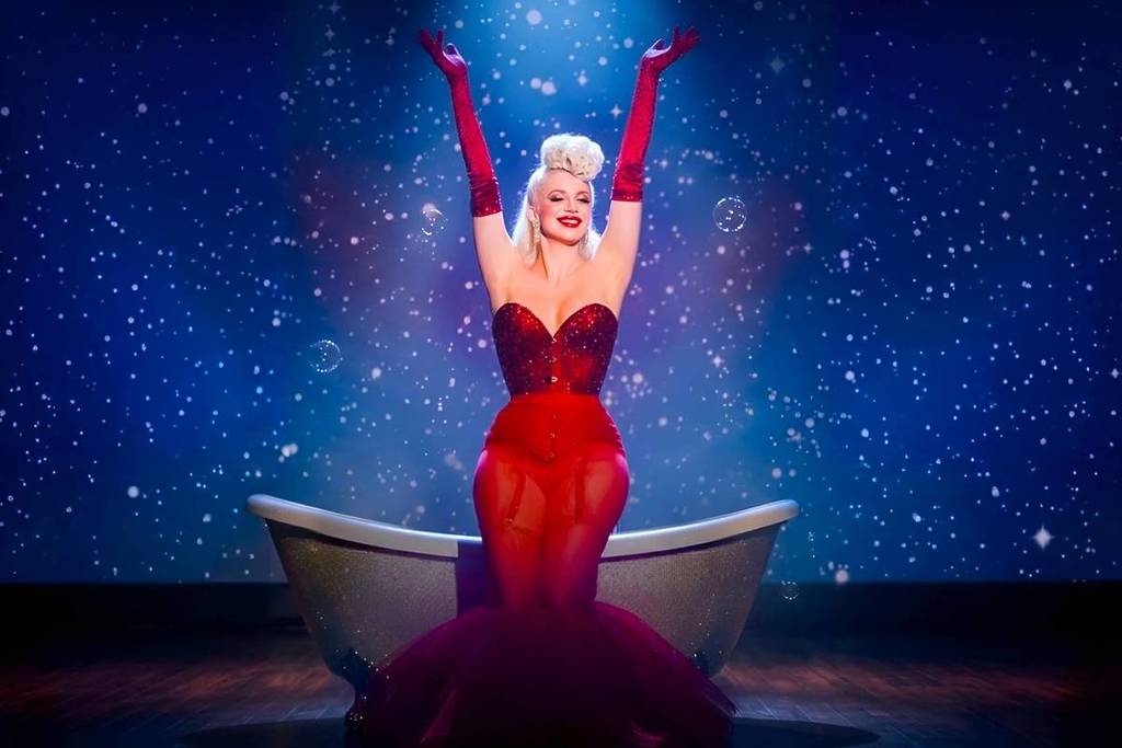 Beauty of Burlesque performer