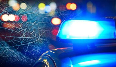 Single-vehicle crash reported in Bakersfield