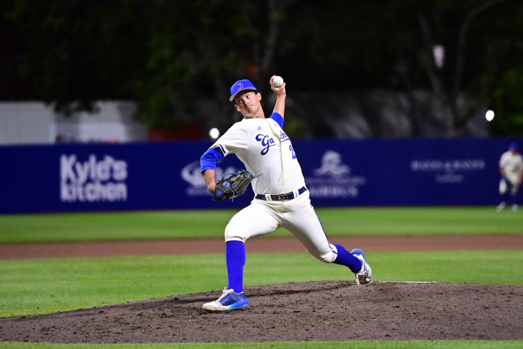UC Santa Barbara Baseball Defeats Long Beach State 4-3 in Big West Opener