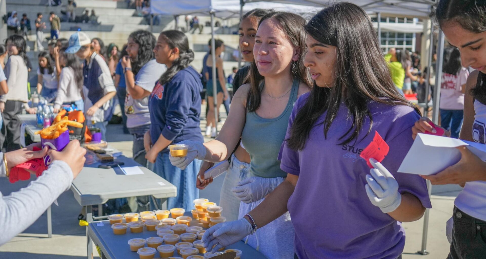 Student Life Commission hosts annual Club Grub Day – El Estoque