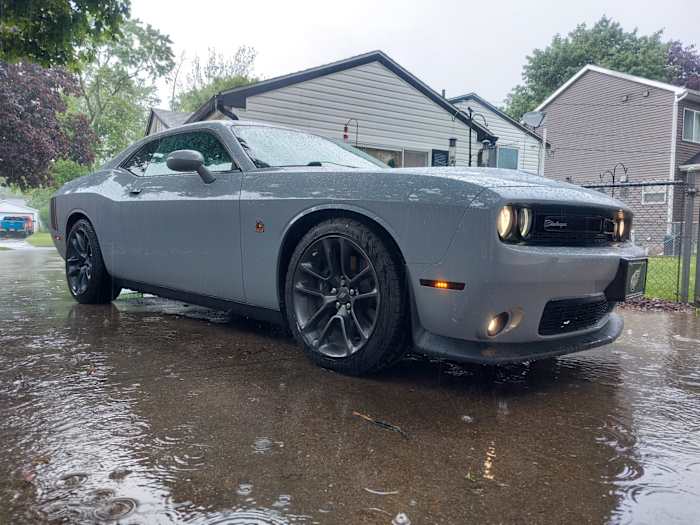 Oakland County couple says Wixom car dealership forged their signature and cost them thousands