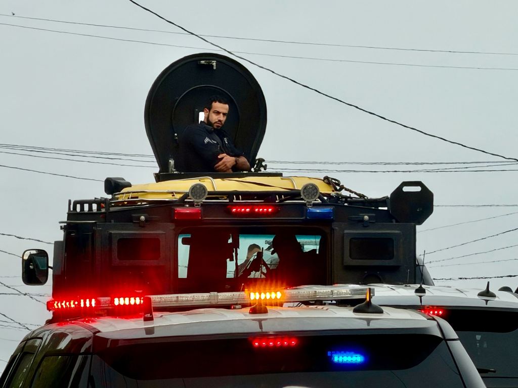 Shooting suspect surrenders after standoff with Oakland police – The Mercury News