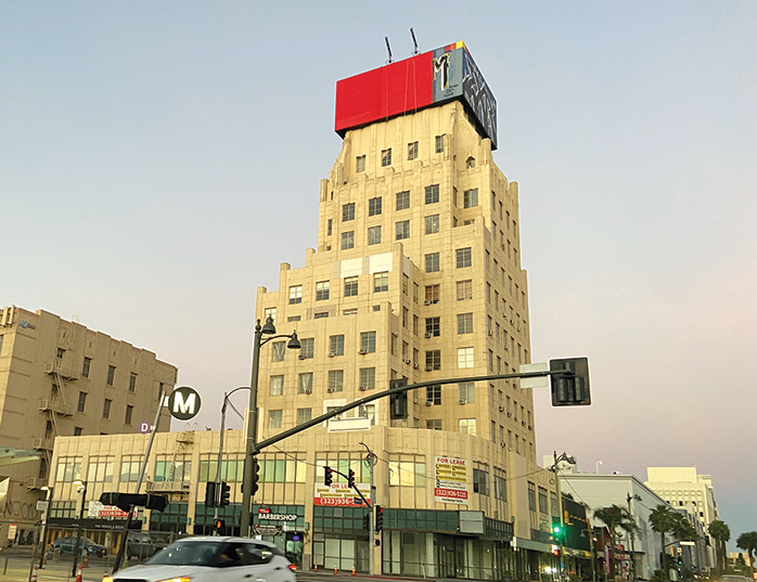 Wilshire Building undergoes cover up after graffiti tagging