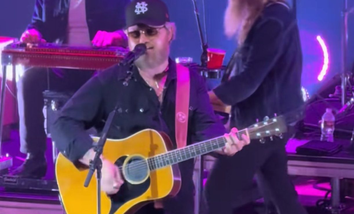 Ernest Puts A Traditional Twist On His Morgan Wallen Collaboration, “Cowgirls,” Live In Anaheim