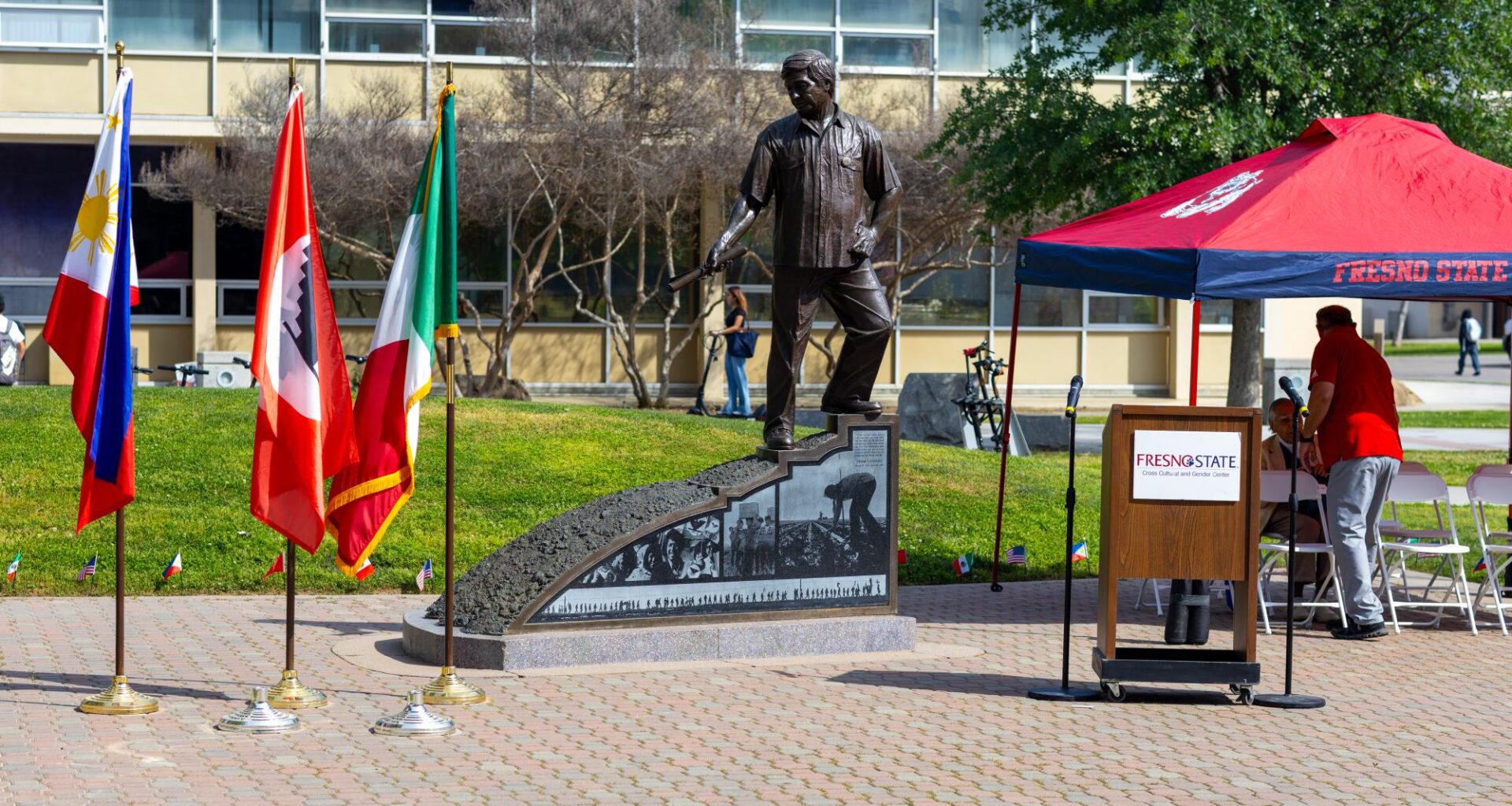 Fresno community comes together in honor of César Chávez – The Collegian