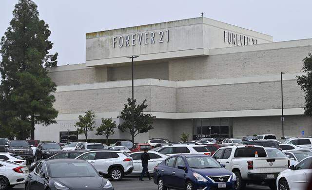 The former Forever 21 is seen at the east end of Fashion Fair Mall, Tuesday, Dec. 9, 2025 in Fresno.