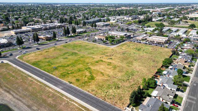 A proposal for a 2.45-acre storage faculty site in the vacant field north of Shaw Avenue and west of Laverne Avenue in Clovis has been submitted to Clovis’s planning commission.