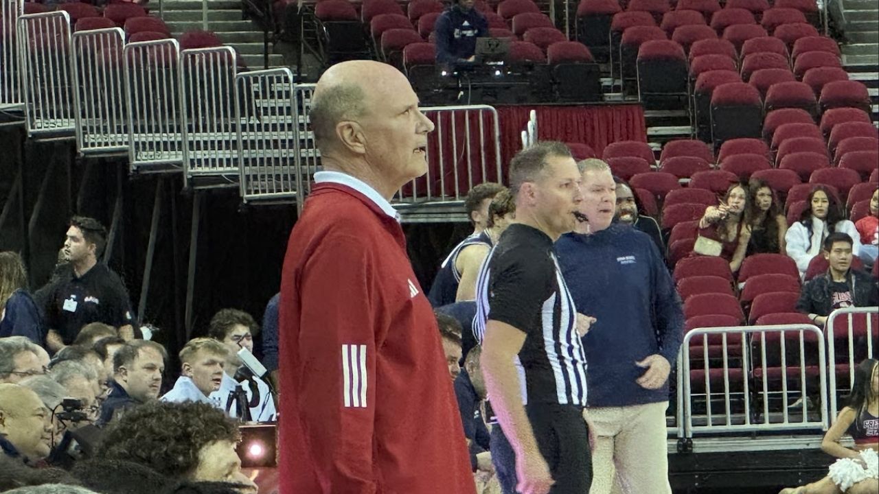 Fresno State AD Backs Walberg Despite Two Losing Seasons