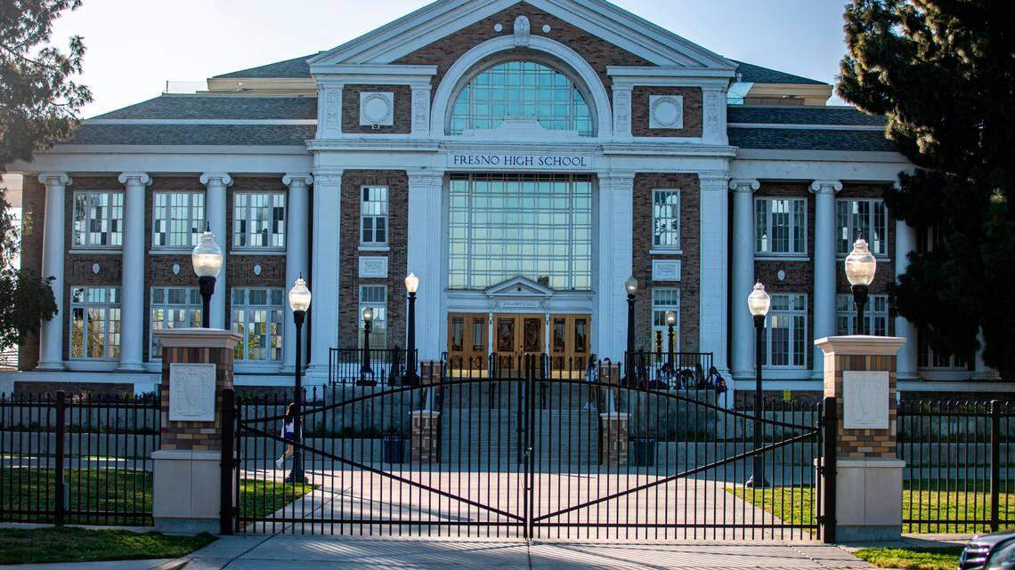 Fresno High student dies after collapsing in PE class