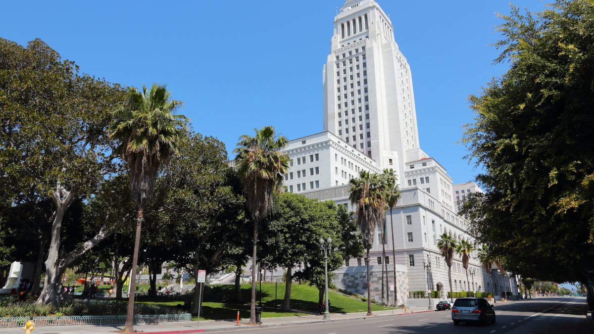 Los Angeles city estimated to be over budget by $200M – NBC Los Angeles