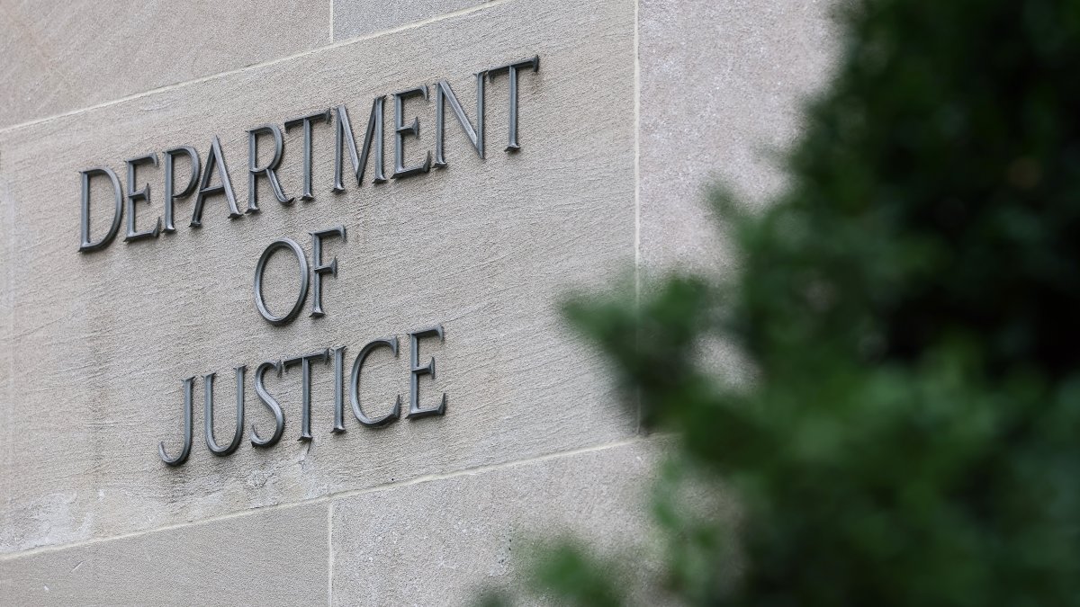 Wife of suspected OC Mexican Mafia leader sentenced to prison – NBC Los Angeles