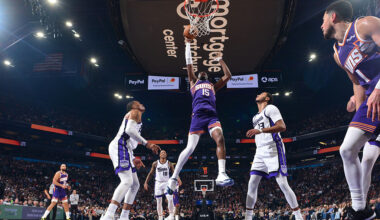 PHOENIX, AZ - JANUARY 2: Mark Williams #15 of the Phoenix Suns drives to the basket during the game against the Sacramento Kings on January 2, 2026 at PHX Arena in Phoenix, Arizona. NOTE TO USER: User expressly acknowledges and agrees that, by downloading and or using this photograph, user is consenting to the terms and conditions of the Getty Images License Agreement. Mandatory Copyright Notice: Copyright 2026 NBAE (Photo by Kate Frese/NBAE via Getty Images)