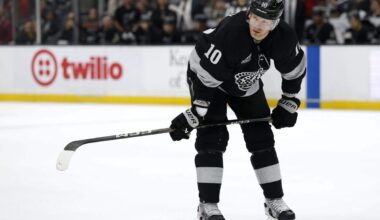 Los Angeles Kings trade Corey Perry to Lightning for second-round draft pick