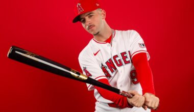 Zach Neto hurts hand on head-first slide in Angels’ victory – Orange County Register