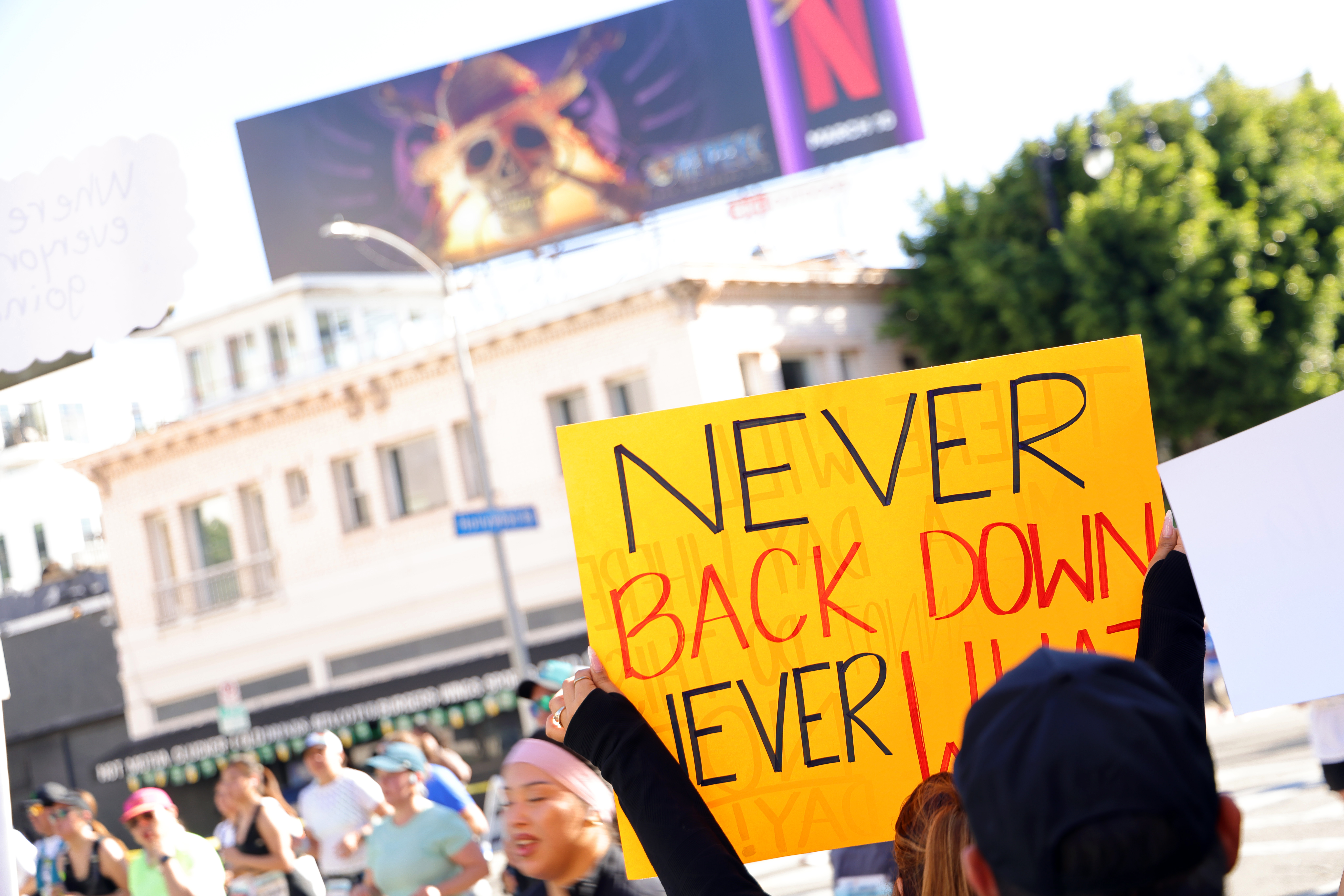 HOLLYWOOD, CALIFORNIA – MARCH 08: Individuals participate in the Los Angeles Marathon near an Oscars Red Carpet Experience held as a collaboration between The Academy Of Motion Picture Arts and Sciences and the Los Angeles Marathon on March 08, 2026 in Hollywood, California. (Photo by Savion Washington/Getty Images)