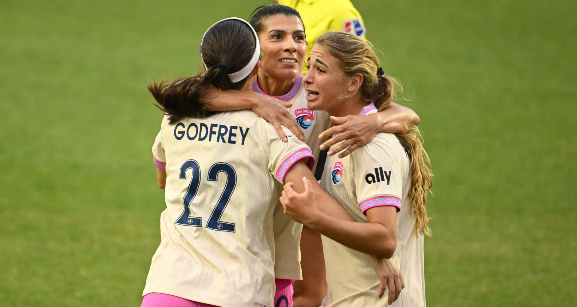 San Diego Wave FC Defeats Utah Royals 2-1 in First Road Match of 2026 Season