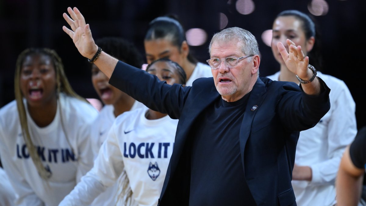 Geno Auriemma criticizes NCAA’s women’s double‑regional format – NBC Los Angeles