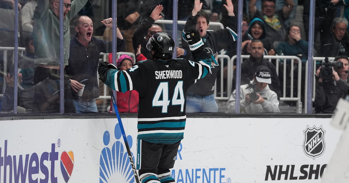 ‘All signs point’ to San Jose Sharks extending Kiefer Sherwood after previous trade speculation