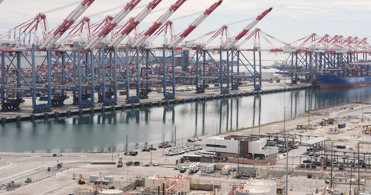 Judge orders U.S. Customs to process refunds on illegal Trump tariffs