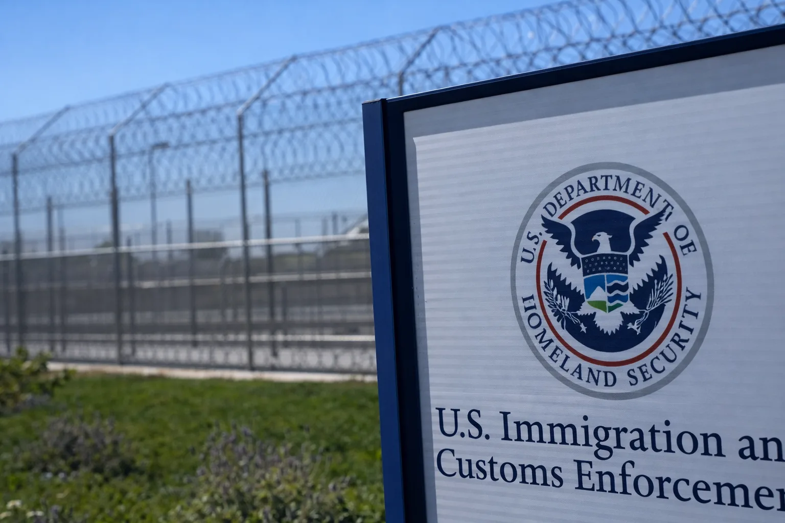 Bill to Cap Commissary Prices in ICE Facilities Advances in California Senate