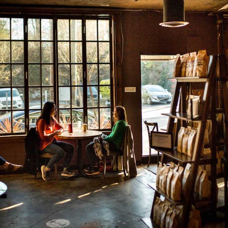 Customers sit and chat at the Virginia-Highland location. (Photo by Lisandra Vazquez)