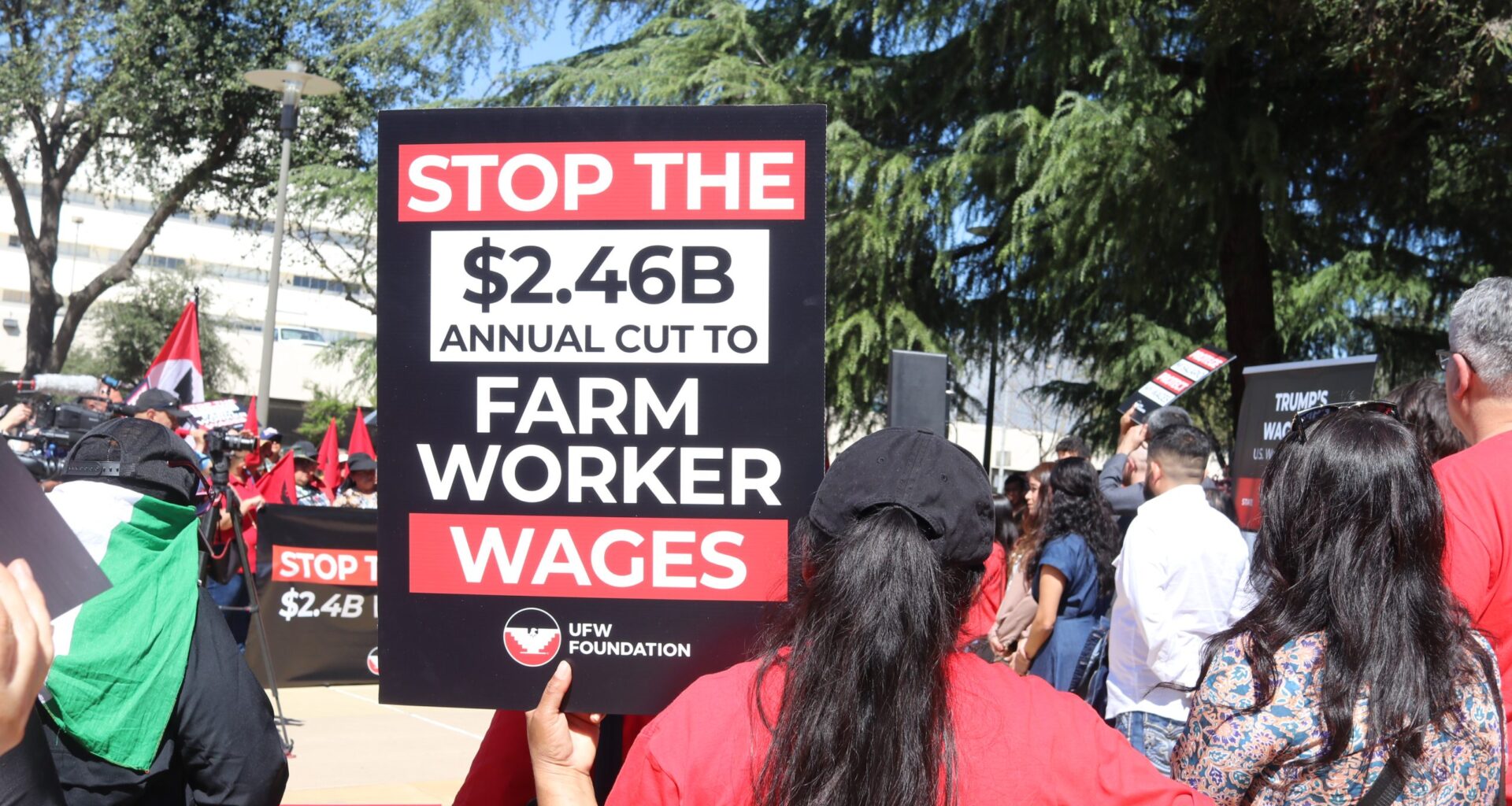 Fresno farmworkers protest pay cuts outside federal courthouse