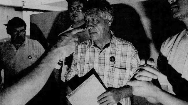 Labor leader Cesar Chavez with United Farm Workers members in Coachella in 1991. The Sacramento County Board of Supervisors voted Tuesday to change the name of the holiday next week to Sacramento County Farmworkers Appreciation Day. Labor leader Cesar Chavez with United Farm Workers members in Coachella in 1991. The Sacramento County Board of Supervisors voted Tuesday to change the name of the holiday next week to Sacramento County Farmworkers Appreciation Day.