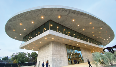 Operation Sparkle brightens Miracle Mile