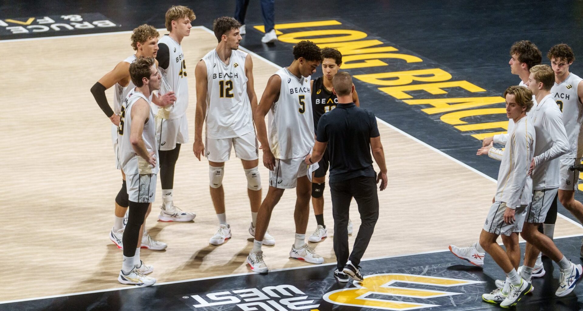 No. 2 Long Beach State Thumped by No. 3 Hawai’i in Night-Two Sweep – The562.org