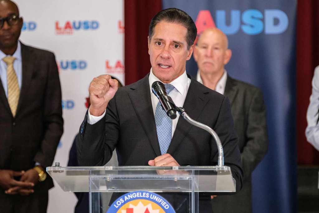 Carvalho asserts innocence, urges LAUSD to put him back to work – Daily News