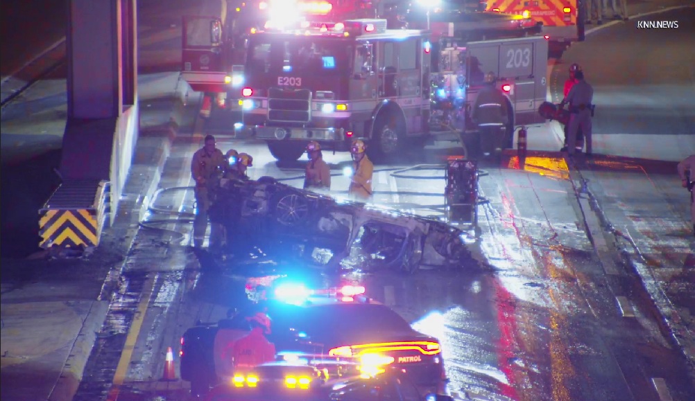 Fiery rollover crash leaves 1 person dead on 110 Freeway in downtown LA – Orange County Register