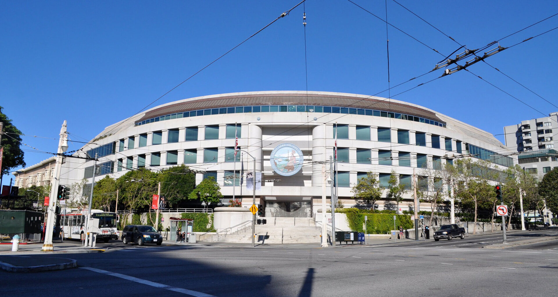 San Francisco, PG&E still far apart on terms for potential city takeover of utility