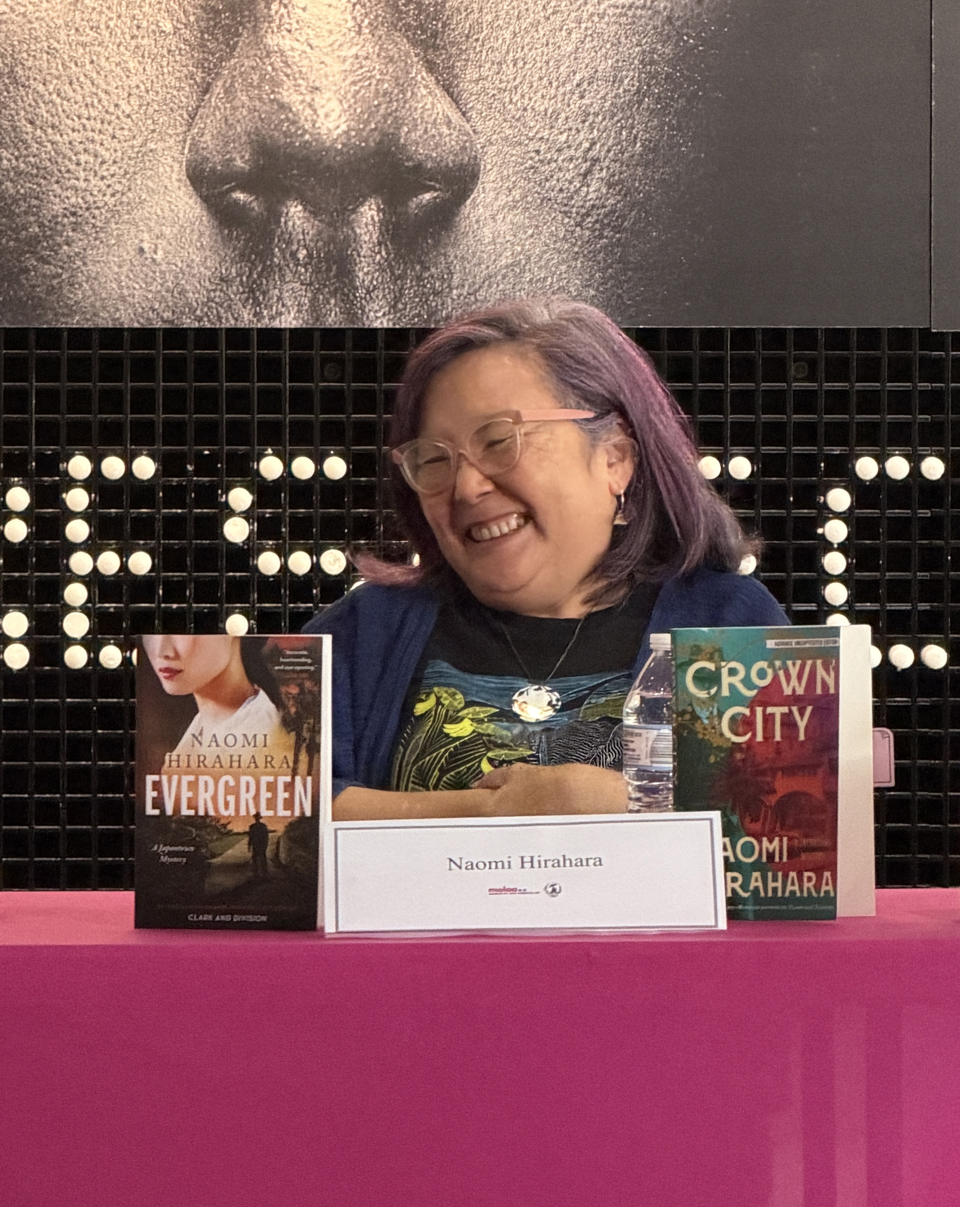 Author Namoi Hirahara intoroduces her books published with El Martillo...