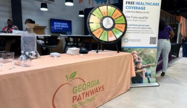 US applications for jobless benefits fall to 205,000 last week