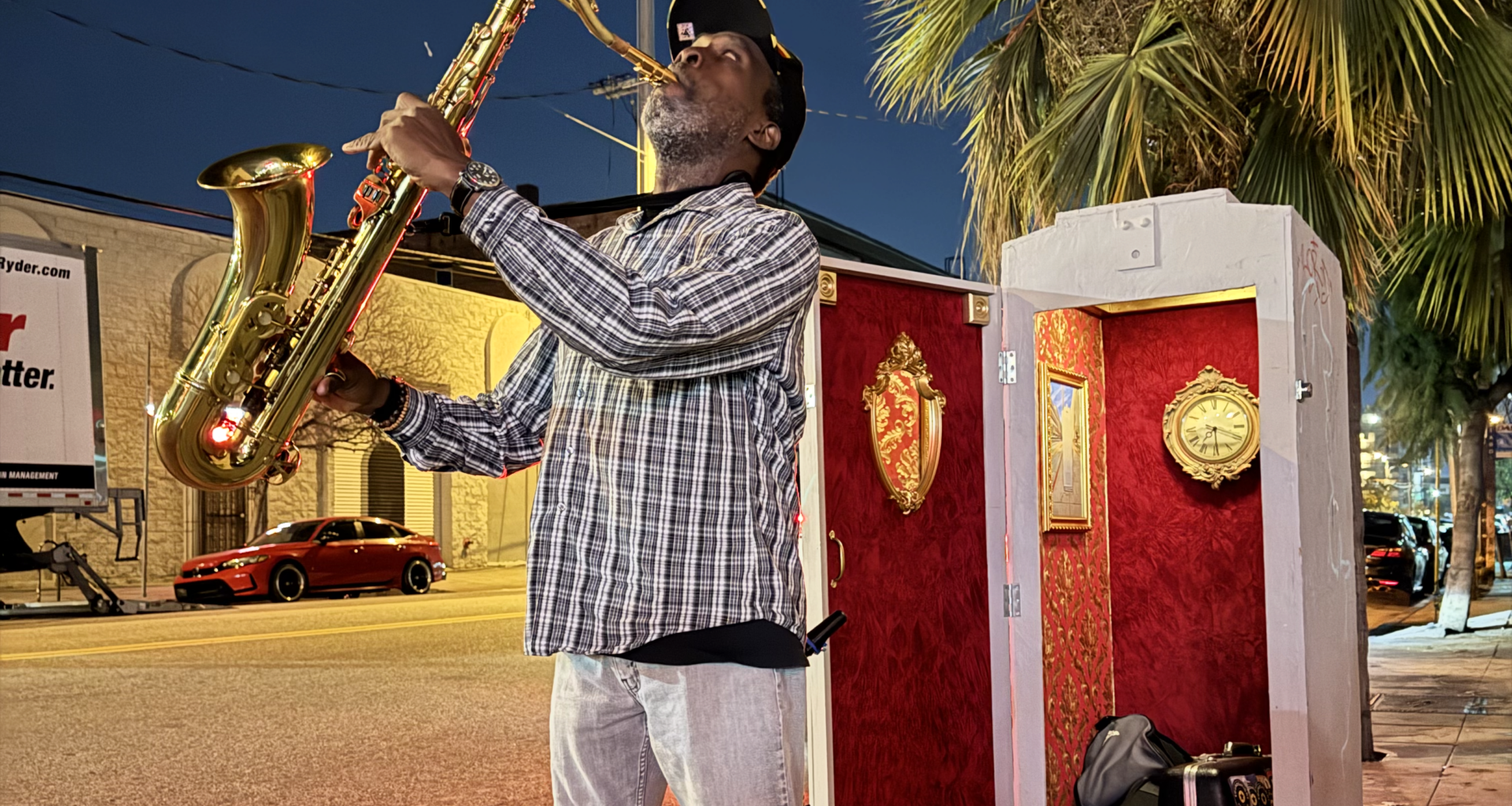 The Smallest Theater in L.A. Is Inside of an Electrical Box ~ L.A. TACO