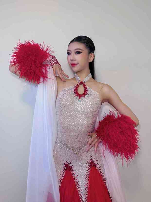 Jessica Shen of Irvine, a junior studying with private instructor Marek Klepadlo, is a dance nominee for Artist of the Year in 2026. (Photo courtesy of Jinghua Zhong)