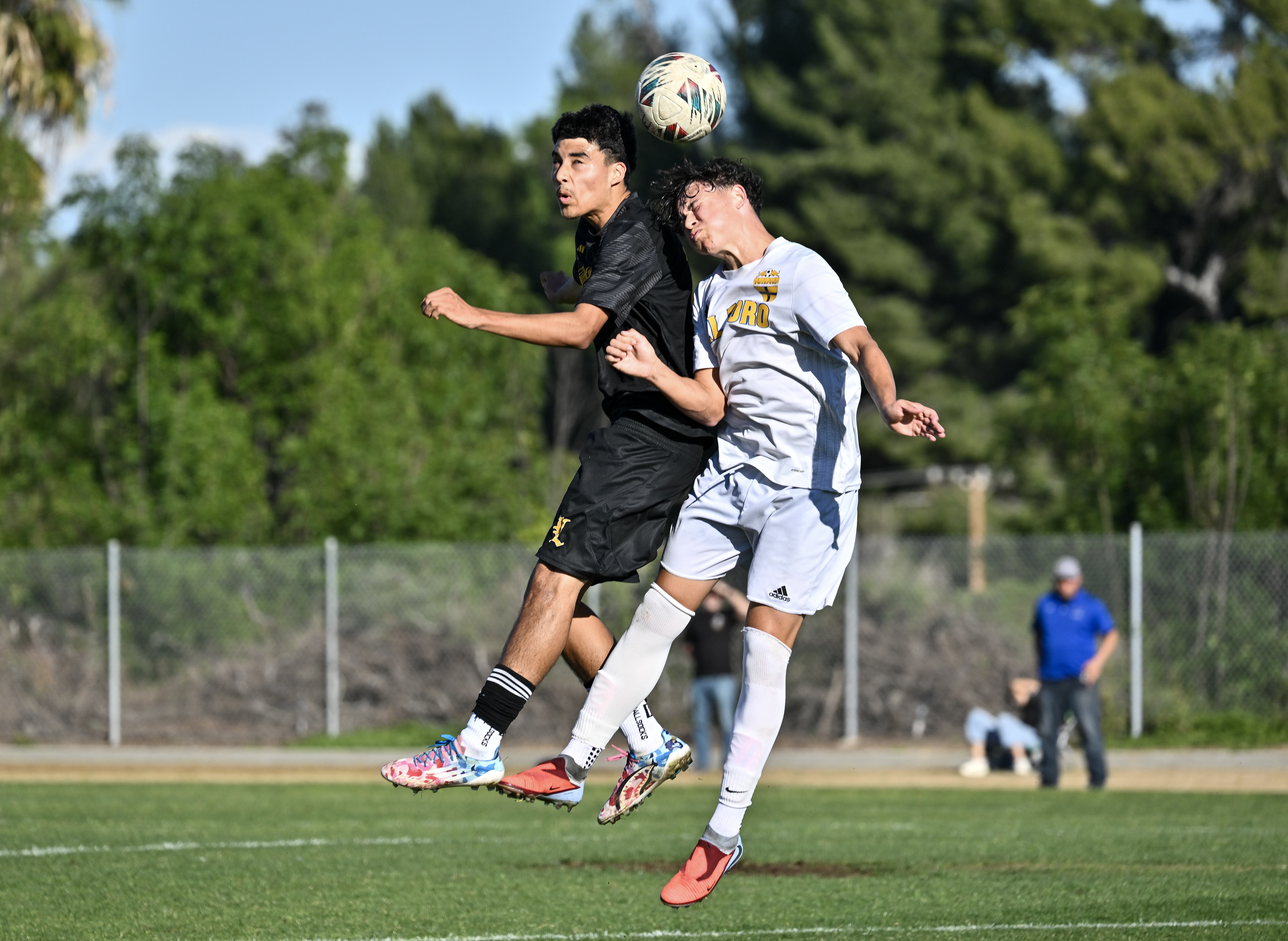 Sunny Hillsâ Jaiden Duran (27) and El Toroâs AJ Davis...