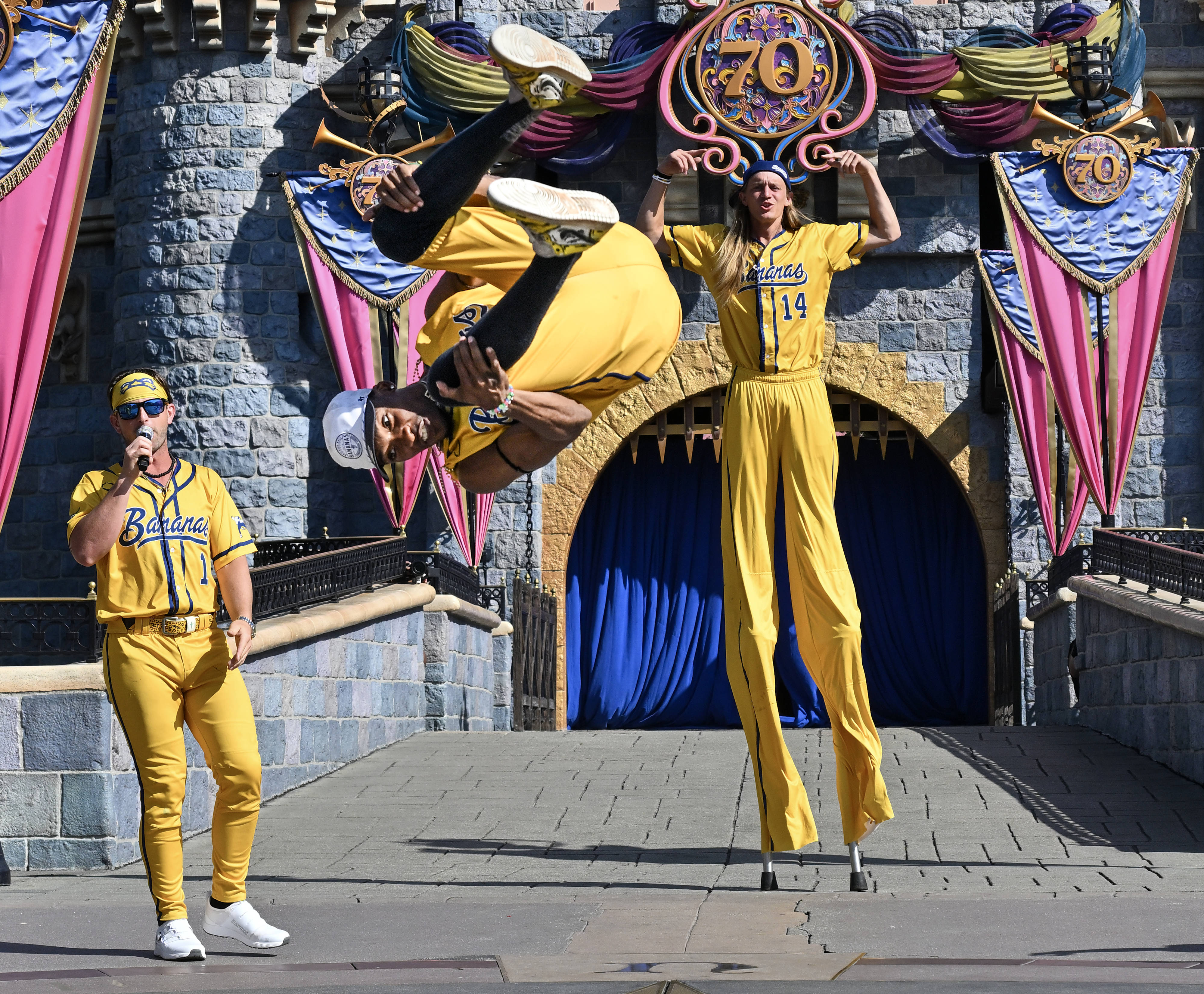 Savannah Bananas Maceo Harrison (00), their âdancing first base coachâ...