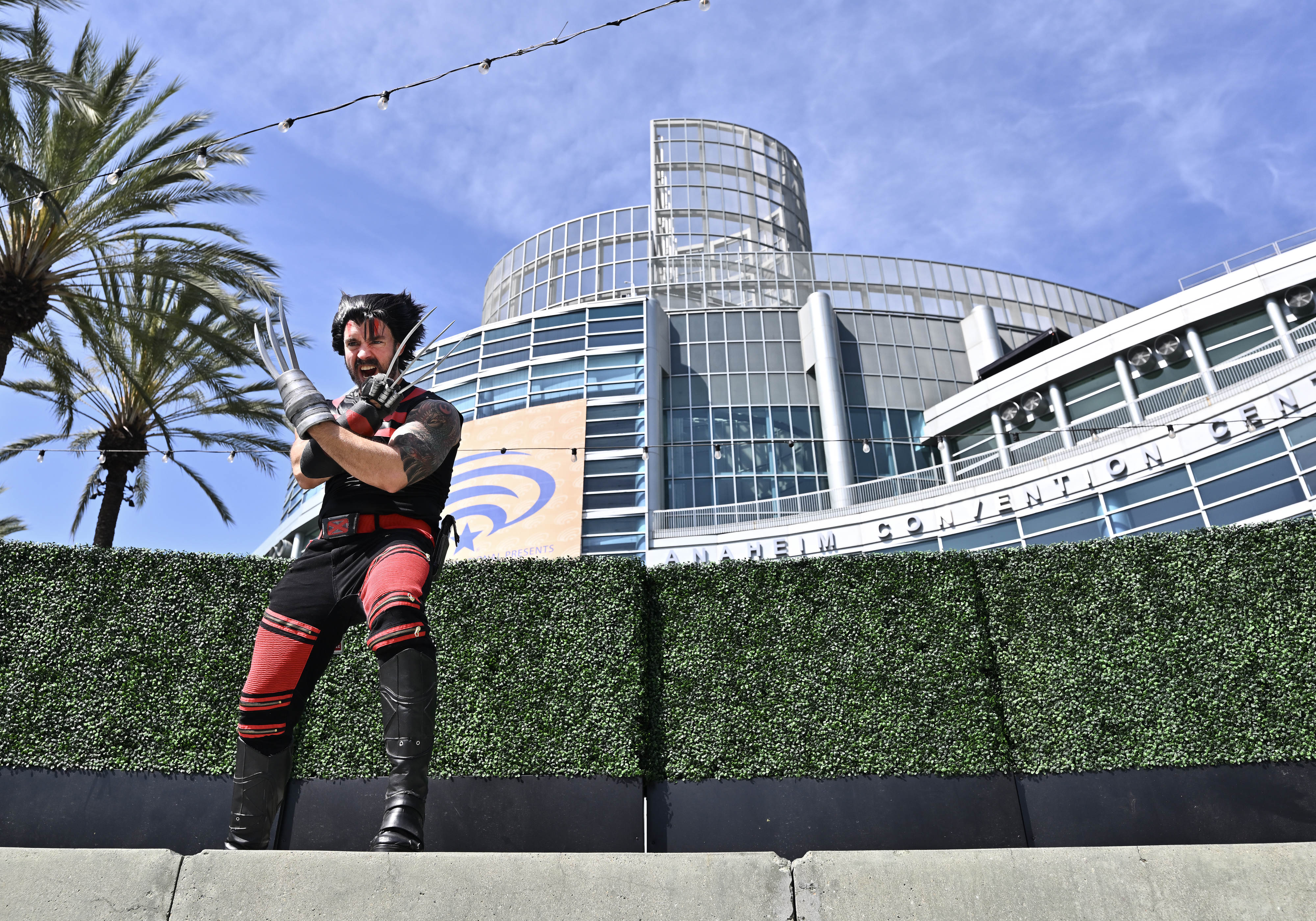 Derek Shackleton, dressed as Weapon X from Age of Apocalypse,...