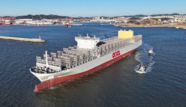 OOCL Giant Loses Boxes Overboard in Northern Pacific