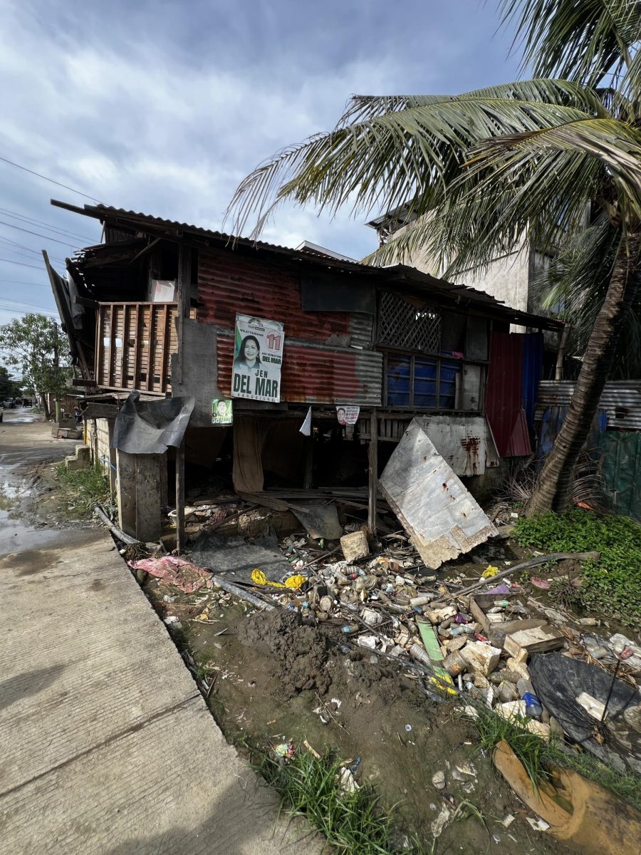 “Makibaka, huwag matakot,” meaning “Fight, do not be afraid,” in Tagalog, resonated through Jack Adams Hall. The SFSU and local Filipino community gathered for a reportback event to learn about students’ community integration project in the Philippines. Program attendees immersed with the communities impacted by Typhoon Tino and government repression. 