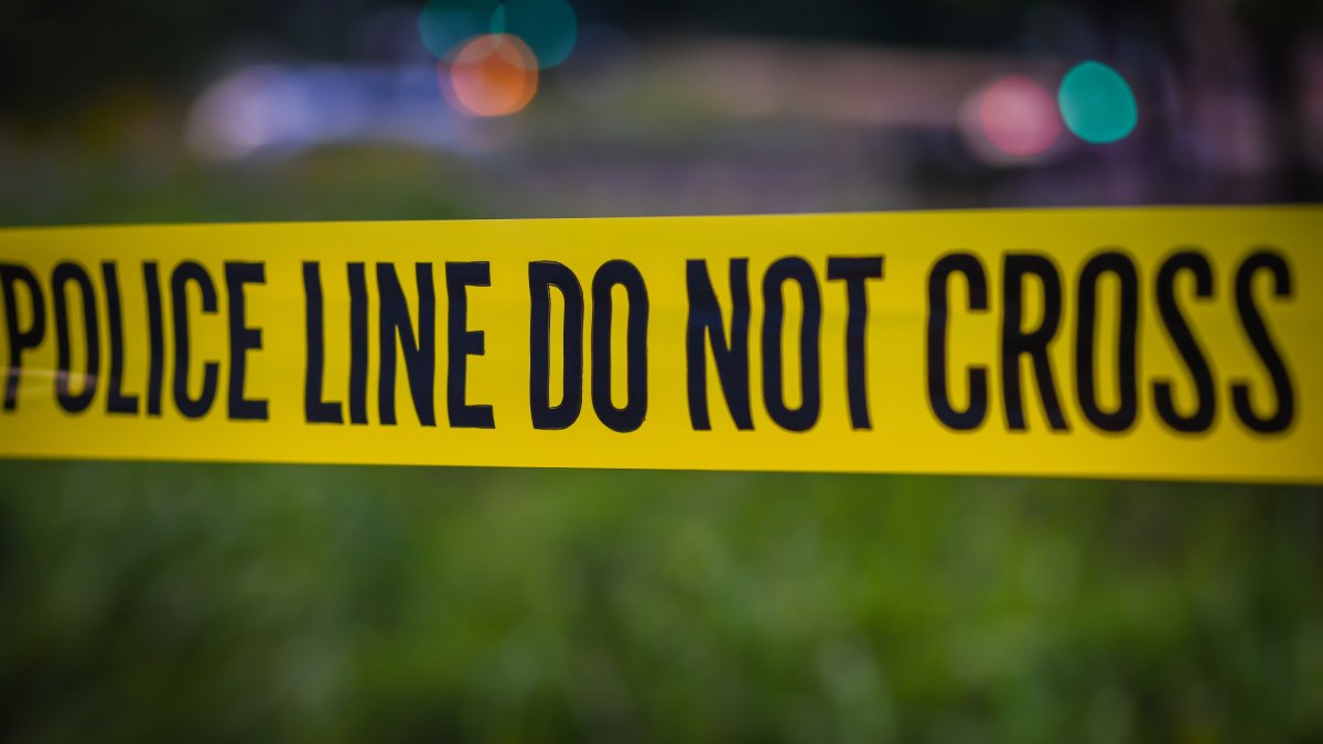 Man found dead in car at East Hollywood parking lot – NBC Los Angeles