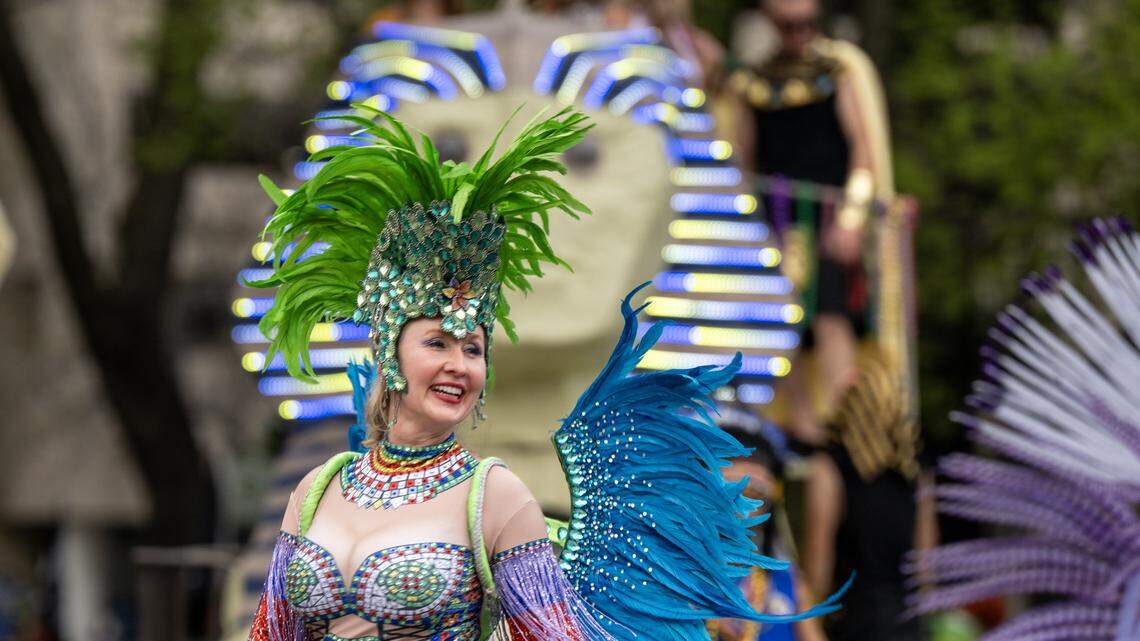 Photos: City of Trees parade brings Mardi Gras to Sacramento